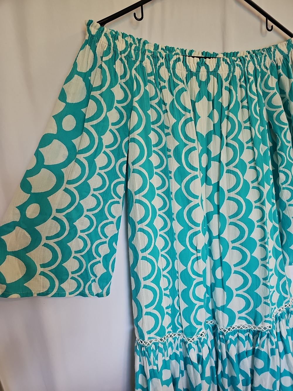 Crown & Ivy Off-the-Shoulder Printed Shift Dress | XS - Picture 5 of 7